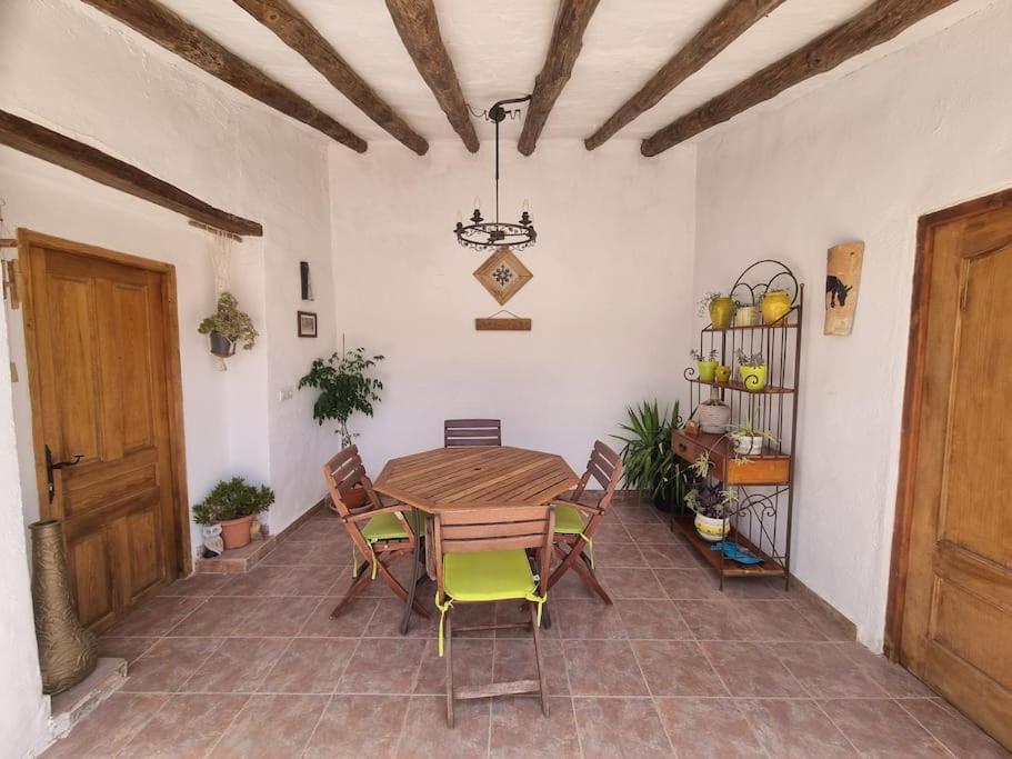 Casa Arriba Village House In Zarra Bagian luar foto